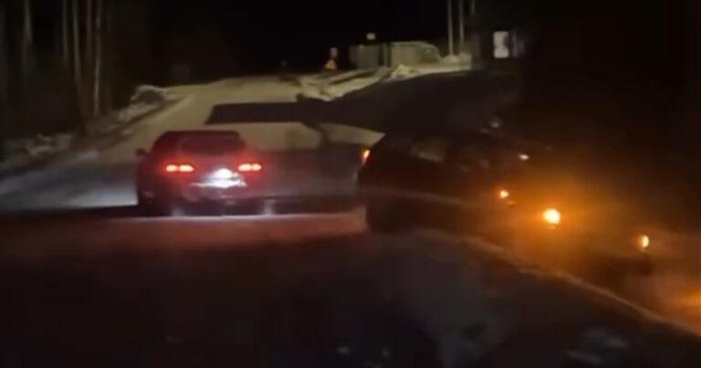 Auto wordt uit gracht getrokken. Maar dan gebeurt het onverwachte… (video)