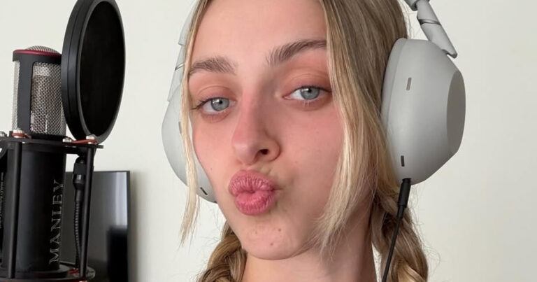 Camille Dhont deelt stralende bikinifoto: “Allermooiste!”