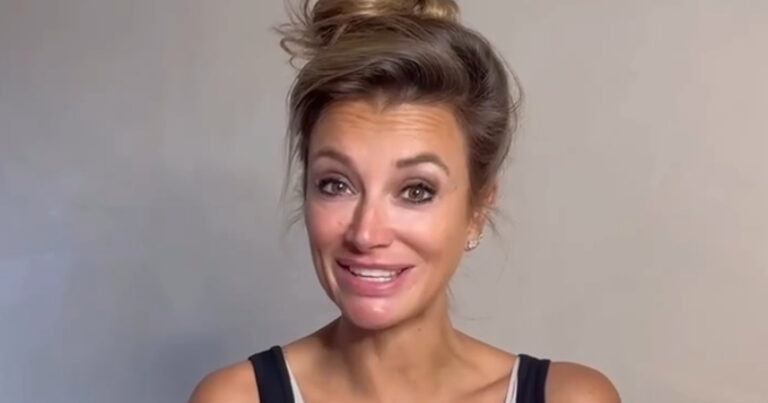 Véronique De Kock straalt in haar favoriete ondergoed: “Heel mooi!” (video)