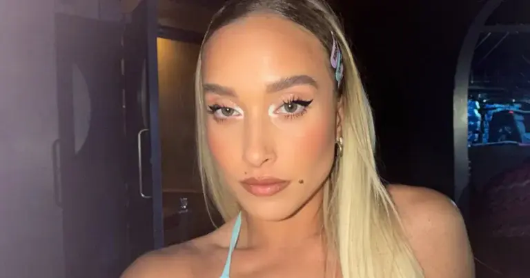 Niels Destadsbader reageert op deze bikiniselfies van zijn vriendin (foto’s)