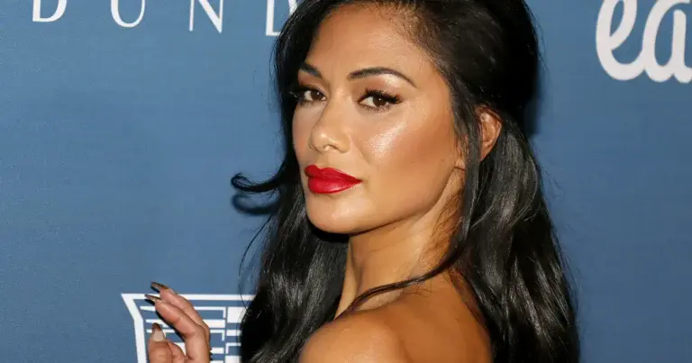 Nicole Scherzinger geniet in bikini op het strand: “Wauw, zo mooi!” (foto’s)