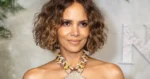 Halle Berry daagt Instagram uit met doorschijnende outfit: “Knapste vrouw!” (foto’s)