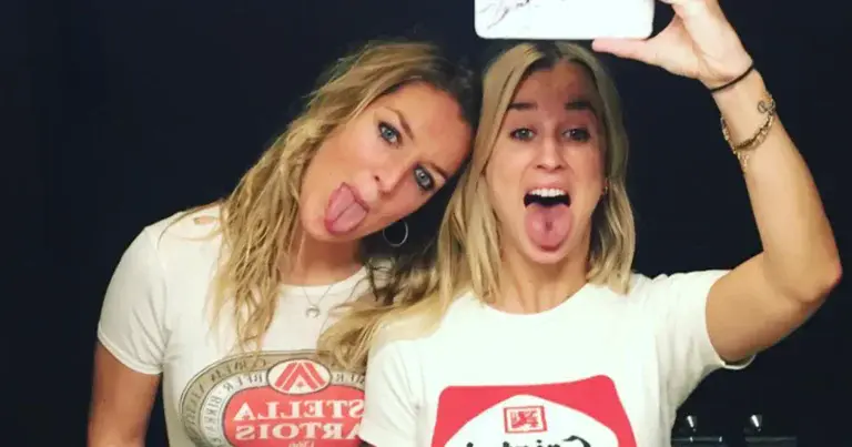 Zus van Kat Kerkhofs geniet in knalrode bikini van de zon: “Heerlijk mooi!” (foto’s)