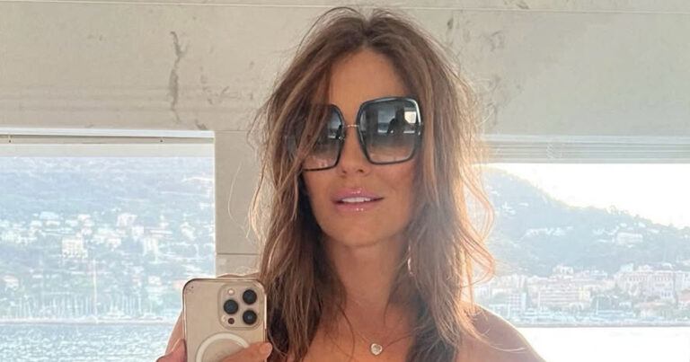Elizabeth Hurley pakt uit met bikinifoto: “Hoe blijf je toch in zo’n topvorm?”