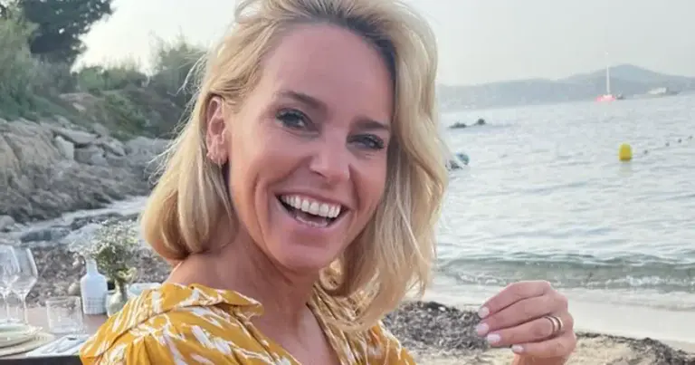 Ellen Callebout straalt in luchtige outfits en oogst lof: “Zo mooi!” (video)