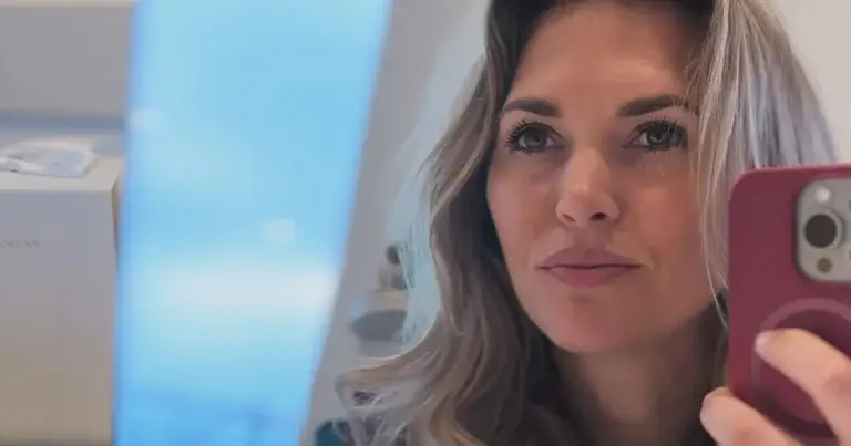 Sporza-commentator Ine Beyen doet straffe ontdekking tijdens het lopen: “Zeer mooi!” (foto’s)