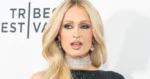 Paris Hilton gaat volledig uit de kleren in fotoshoot: “Meer dan iconisch!” (foto)