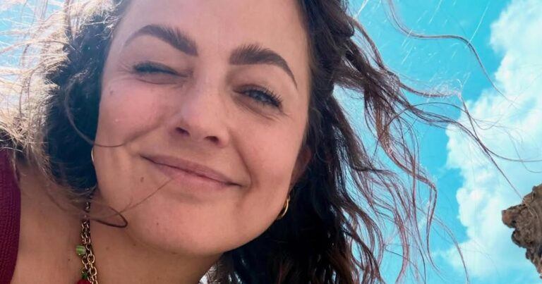 Frances Lefebure geniet in badpak: “Mooiste. Altijd!” (foto’s)