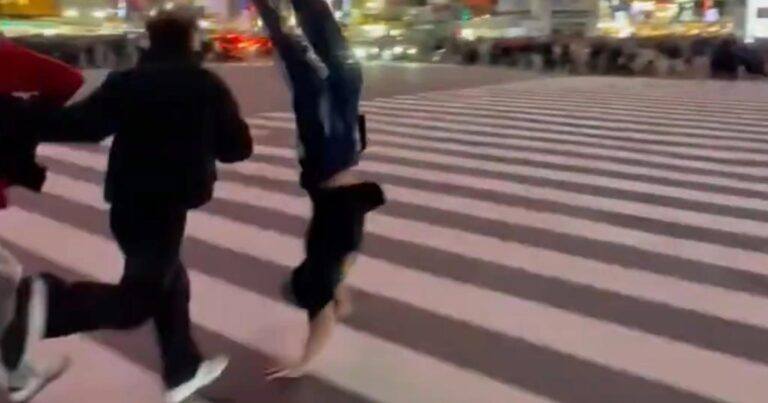Kerel doet backflip, maar faalt en heeft nu hoofdpijn (video)
