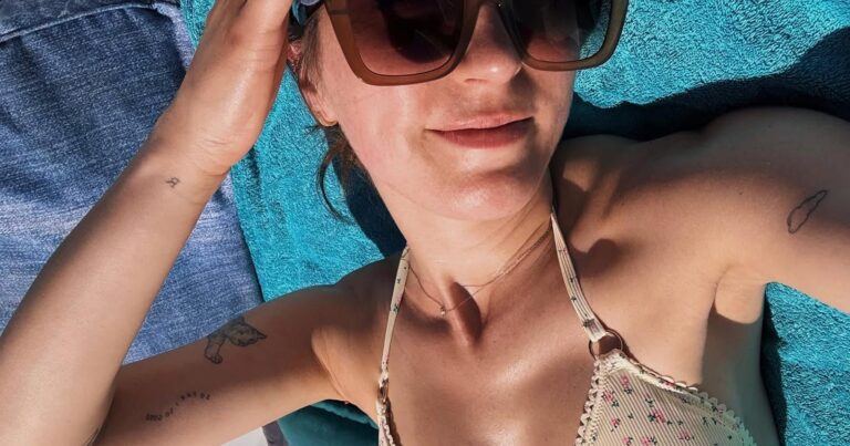 Ex van Junior Planckaert geniet in bikini: “Wat heeft hij toch laten gaan!?” (foto’s)