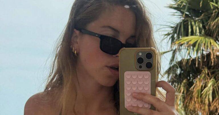 Bab Buelens geniet in bikini van vakantie: “Wat zie je er knap uit!” (foto)