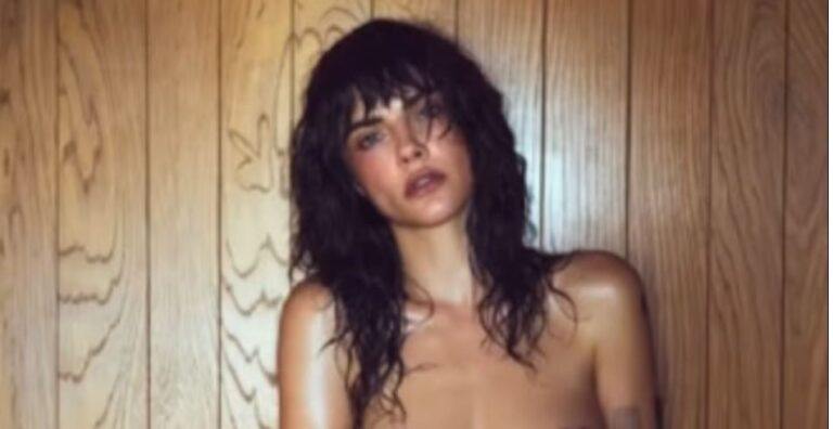 Cara Delevingne draagt hartvormige tepelstickers (foto’s)