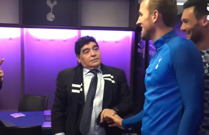 Maradona geeft Harry Kane scooptips: video gaat viraal vlak voor halve finale (video)