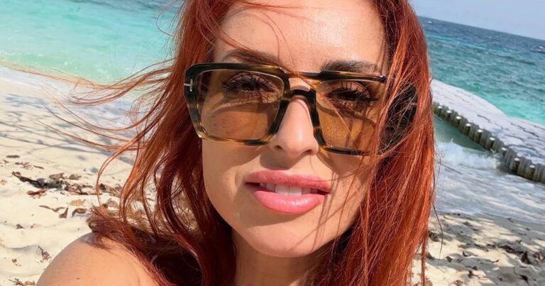 Pat Krimson deelt bikinifoto van zijn Loredana. Volgers lovend: “Een échte vrouw”