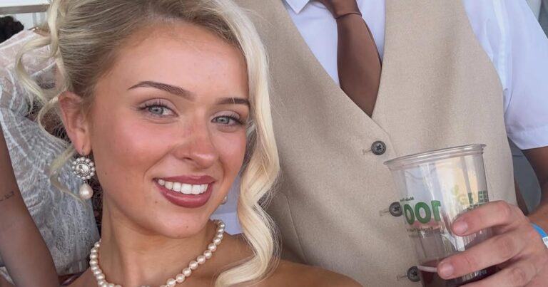 Ophef over outfit van vrouw die paardenrace bijwoont: “Gewoon ongepast!” (foto)