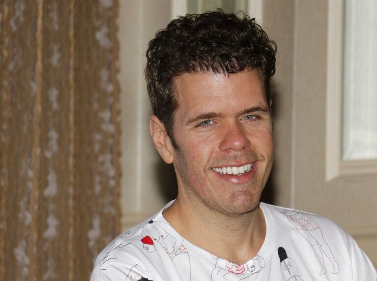 Perez Hilton veroorzaakt politiebezoek na TikTok-video (video)