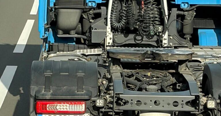 Nummerplaat van vrachtwagen lokt discussie uit: “Wist niet dat dit mag in België” (foto)